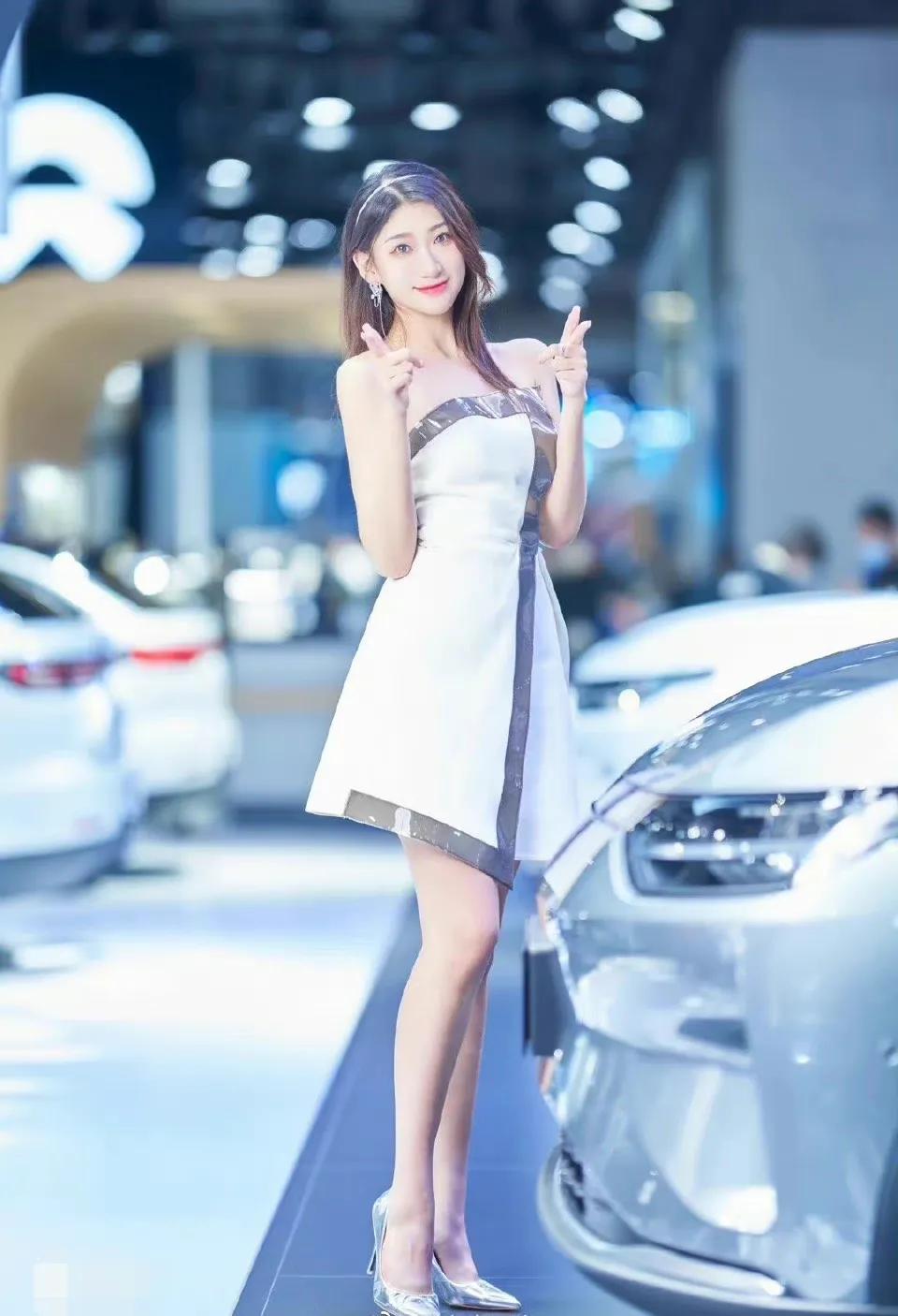 最有亲和力的车模,有亲和力车模