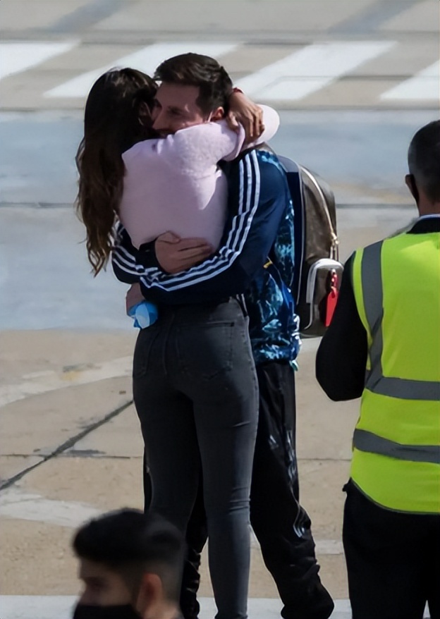 c罗与名模伊莲娜金童玉女的爱情,c罗前任伊莲娜看世界杯