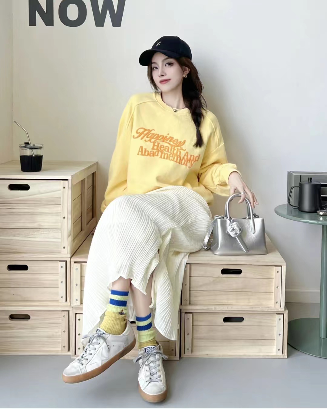 宽松版卫衣搭直筒宽松休闲裤,宽松卫衣怎么搭配裙子才好看