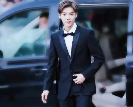 真男人就是敢作敢当,鹿晗发文霸气护女友