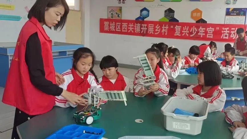 复兴少年宫放飞少年梦主题画,复兴乡村学校少年宫