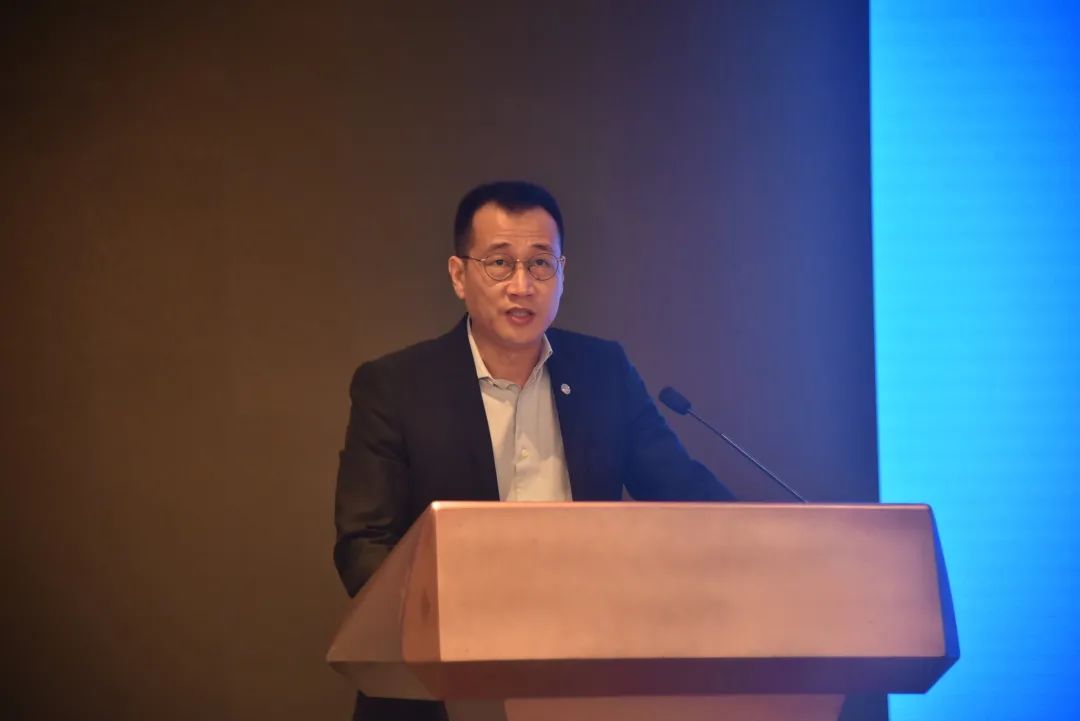 辉煌不在繁荣中产生，而是在硝烟中涅槃