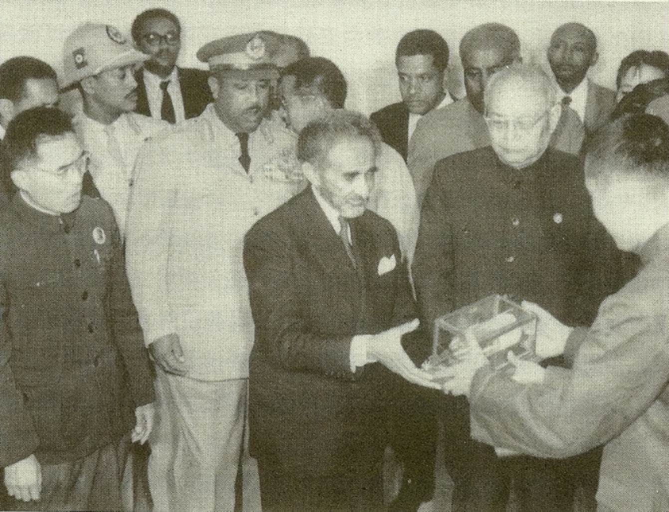 72年埃塞俄比亚皇帝见中国大使，紧握双手：替我向周总理转达句话