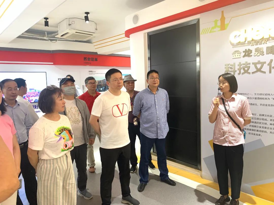 湖北省商业协会秘书长,湖北省青年企业家协会秘书长