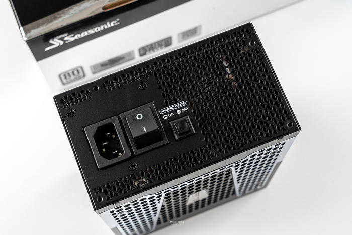 华硕proart4070ti开箱,华硕proartx670配什么显卡