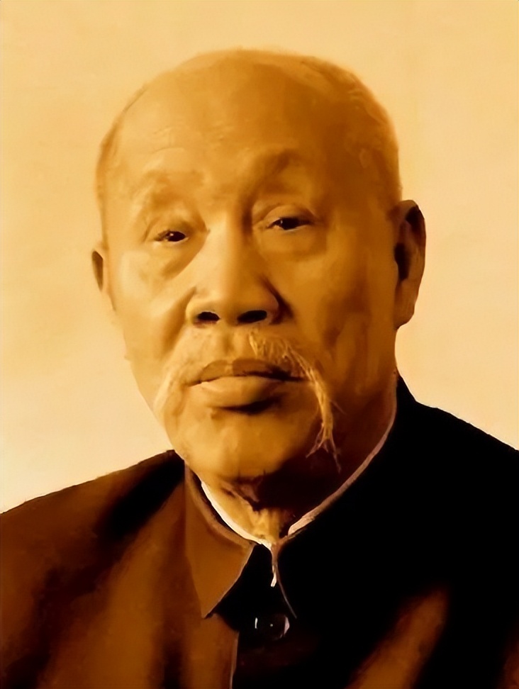 1961年容国团参加世乒赛，贺龙感到很紧张，于是让董必武下去休息