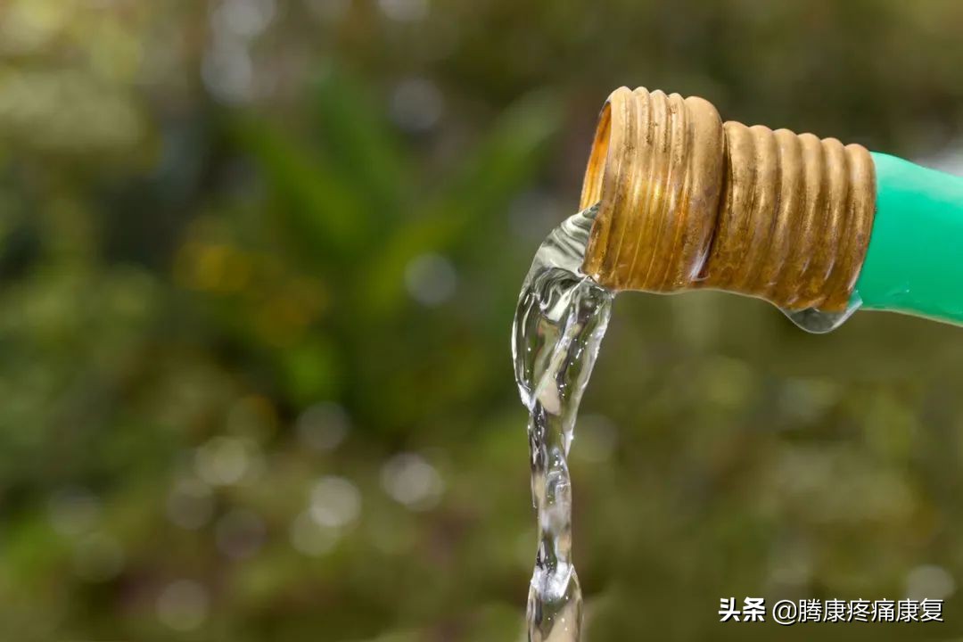 尿得特别远是怎么回事,尿分叉怎么锻炼