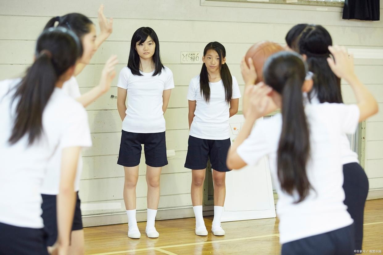 月经初潮后第二次月经量少正常吗,初潮后半个月来第二次月经正常吗