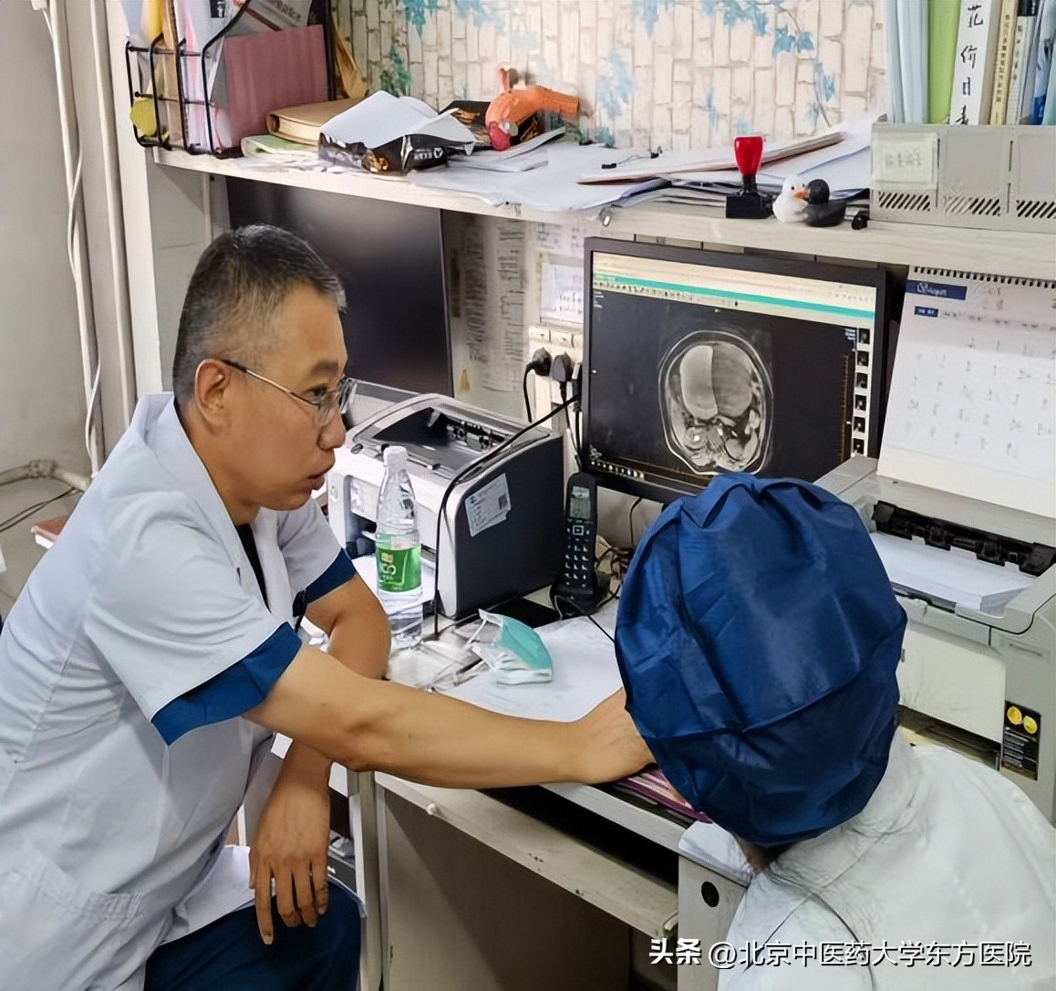 腹腔镜切除卵巢肿瘤,女子肚大似怀孕医生成功摘肿瘤