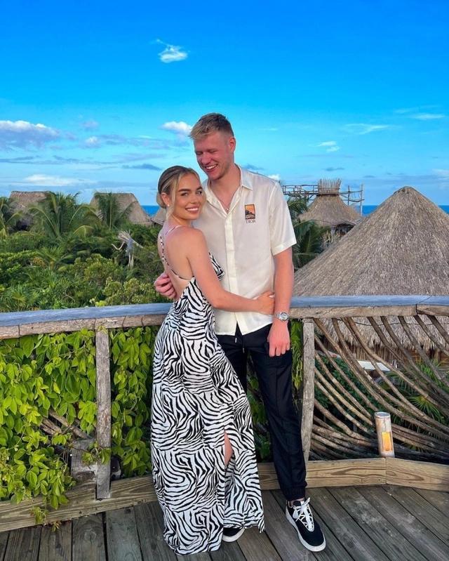 卡塔尔世界杯西班牙太太团来袭,卡塔尔世界杯球星们的豪华太太团