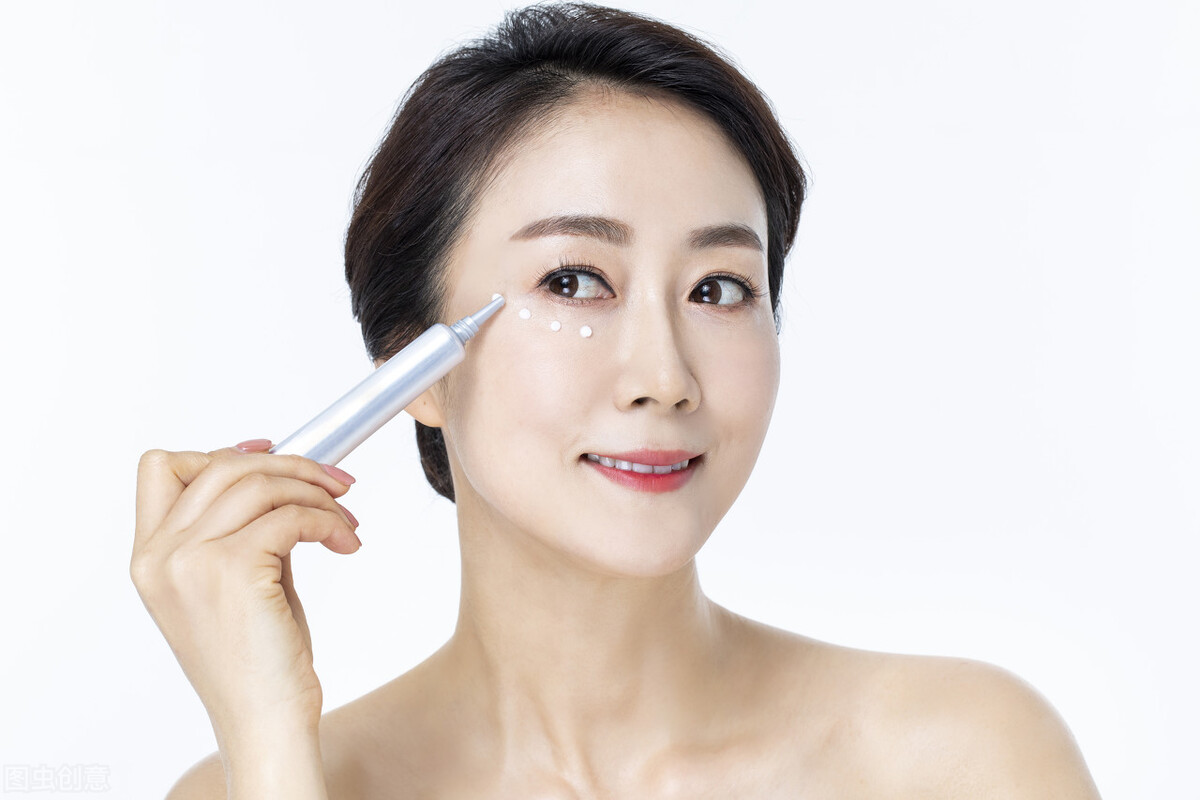 美妆教程日常化妆新手必备,美妆教程日常化妆初学零基础