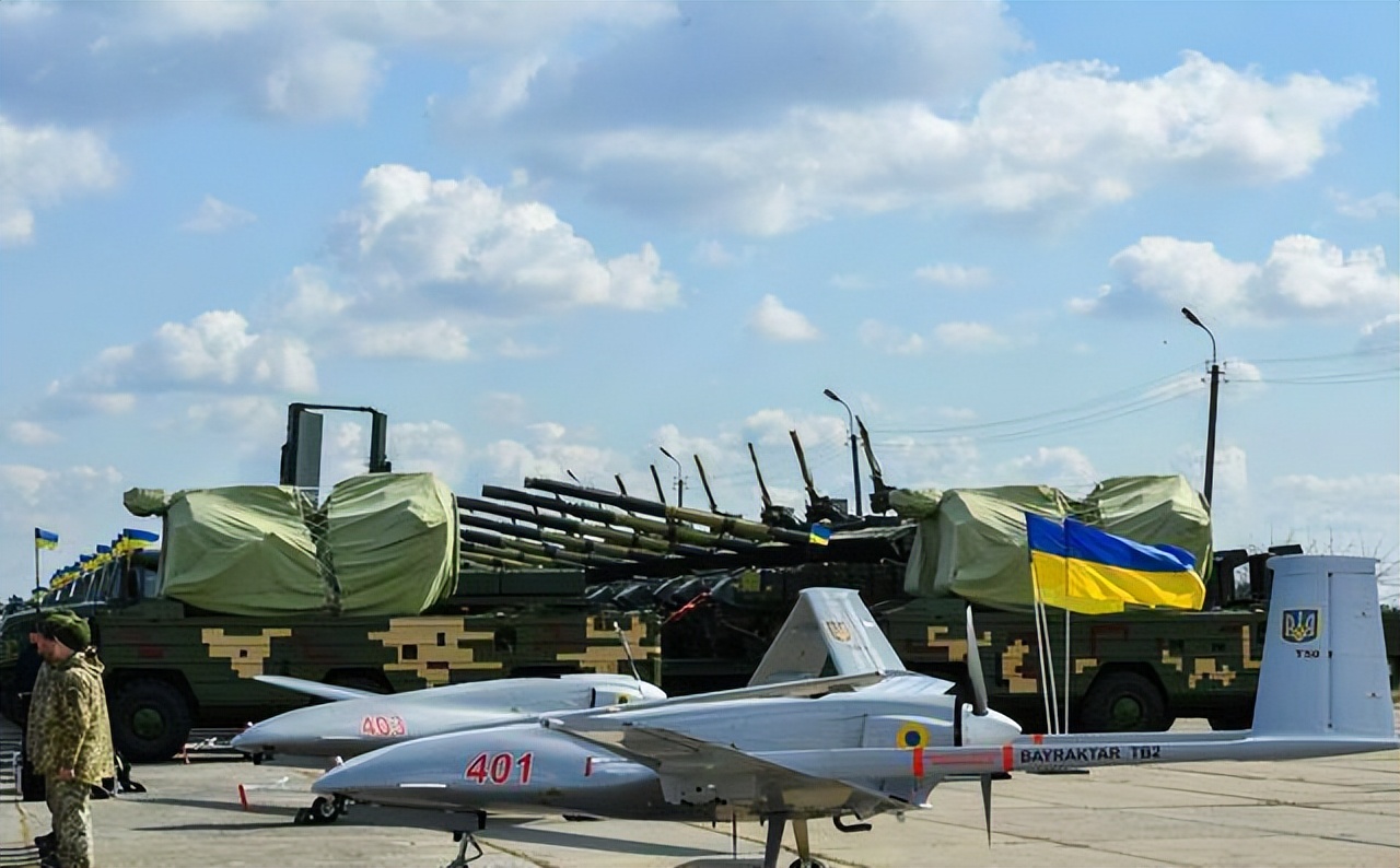 土耳其第一架援乌的无人机,土耳其s400军援乌克兰