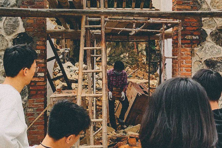 逃离考研考公985大学生疫情后开民宿从投资百万到负债累累