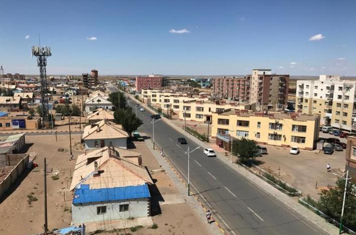 蒙古国距离中国的呼和浩特市多远,蒙古国距中国最近的县城