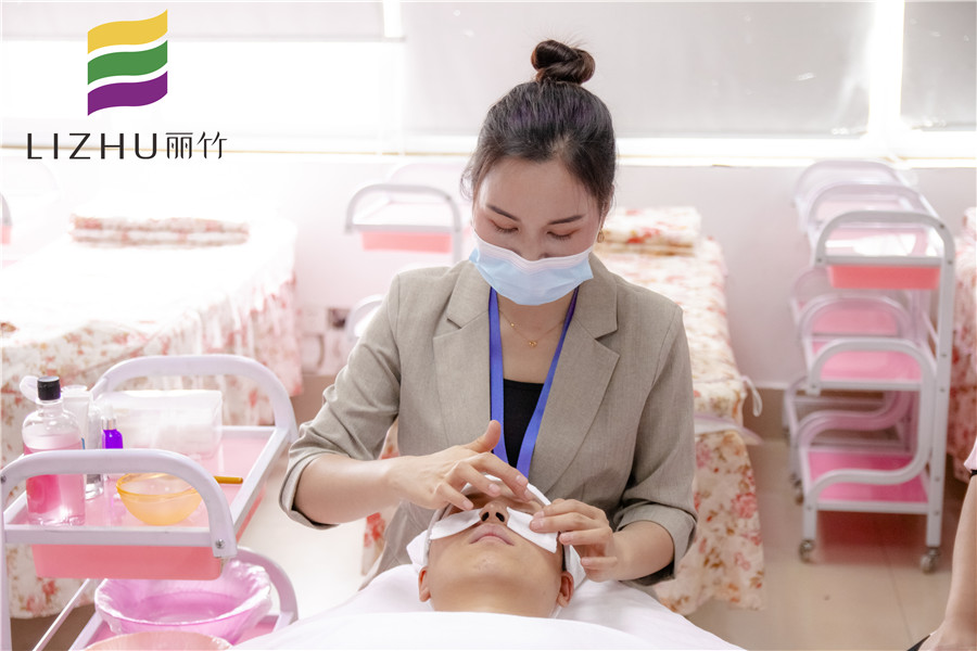 美容面部清洁培训,美容院面部清洁专业手法教程