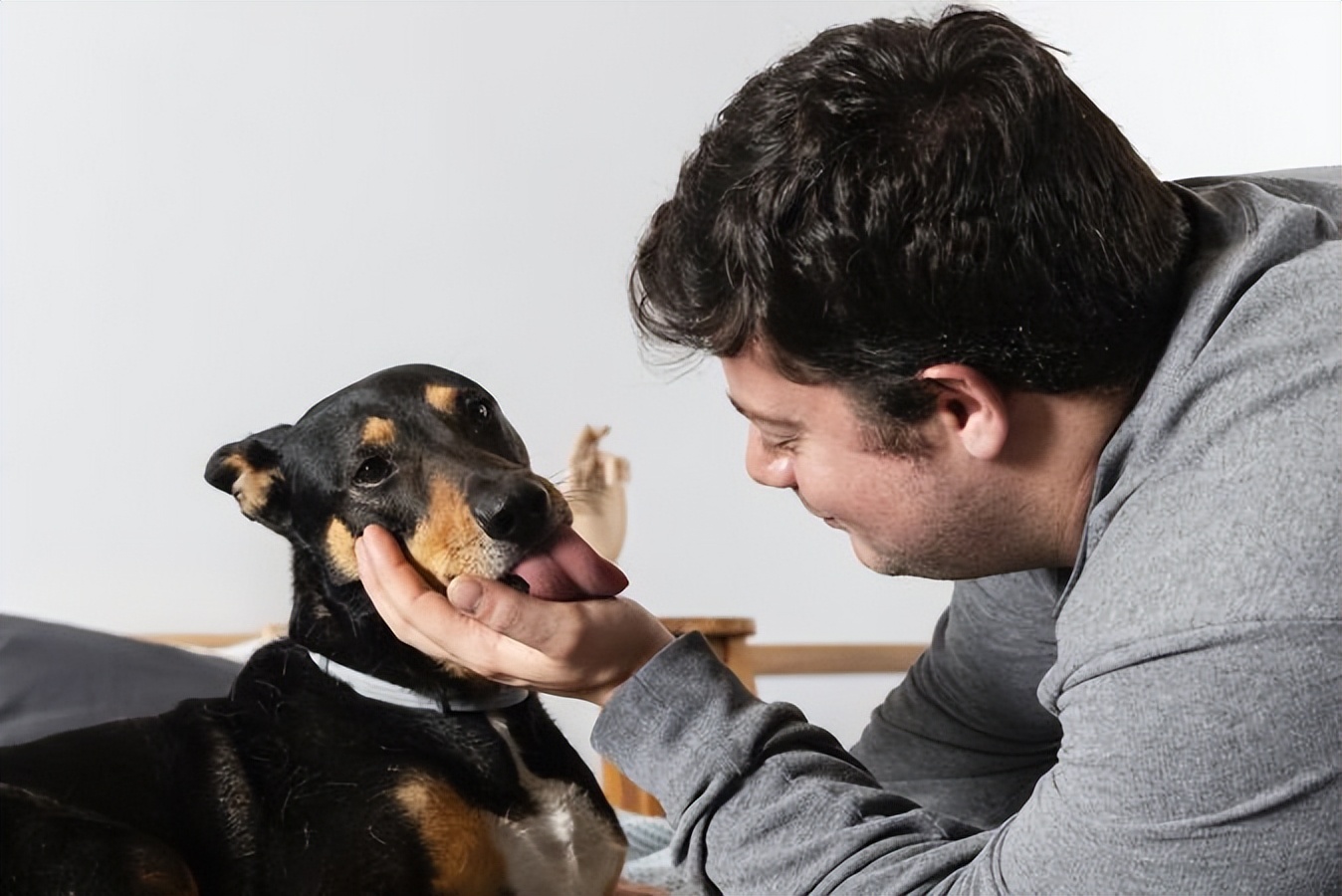 东北女生花50万试管婴儿,女子花50万生混血孩子