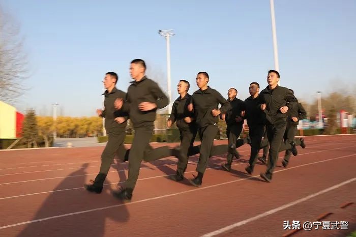 0基础3000米跑最佳训练方案,初学者3000米跑训练一周计划表