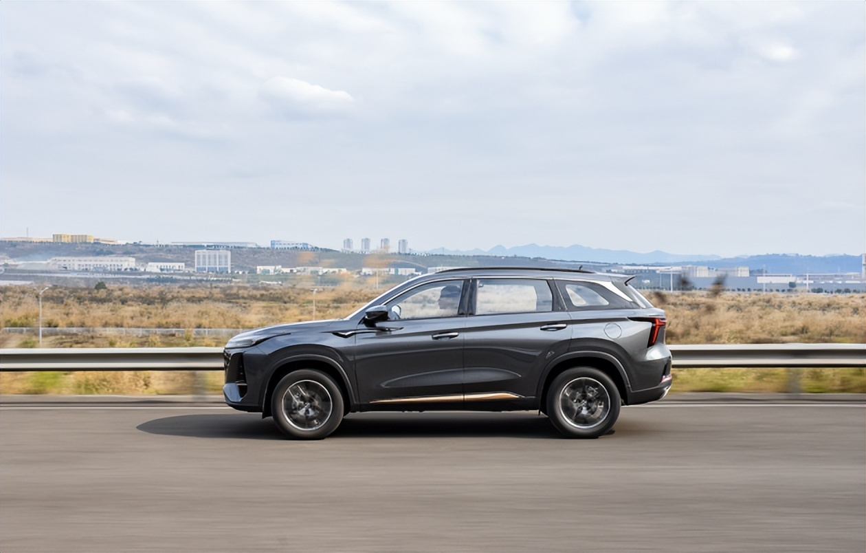 2.0第一代长安cs75值得入手吗,第二代长安cs75测试