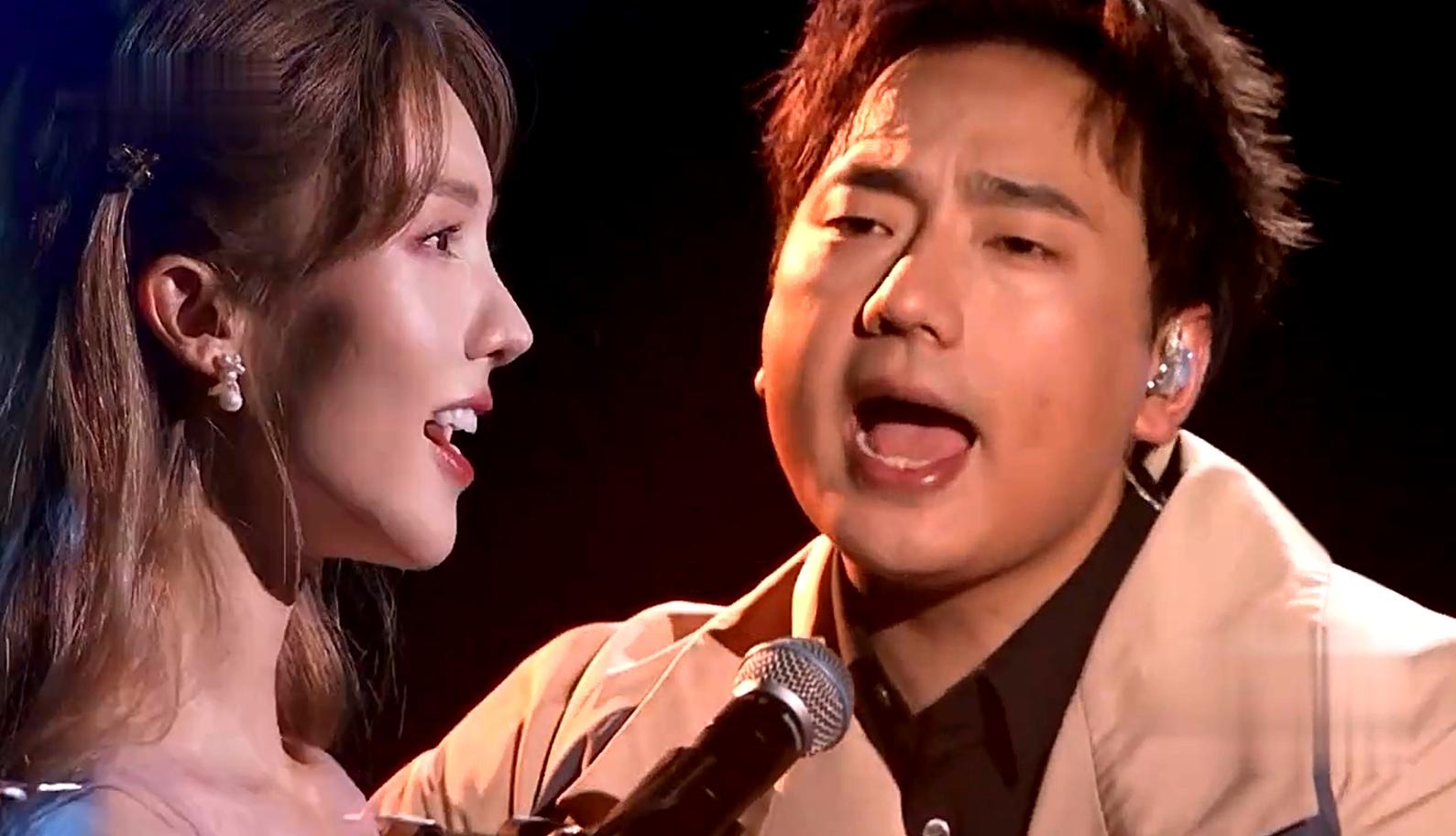 中秋晚会一首《别知己》，让搭档金晨的海来阿木走红