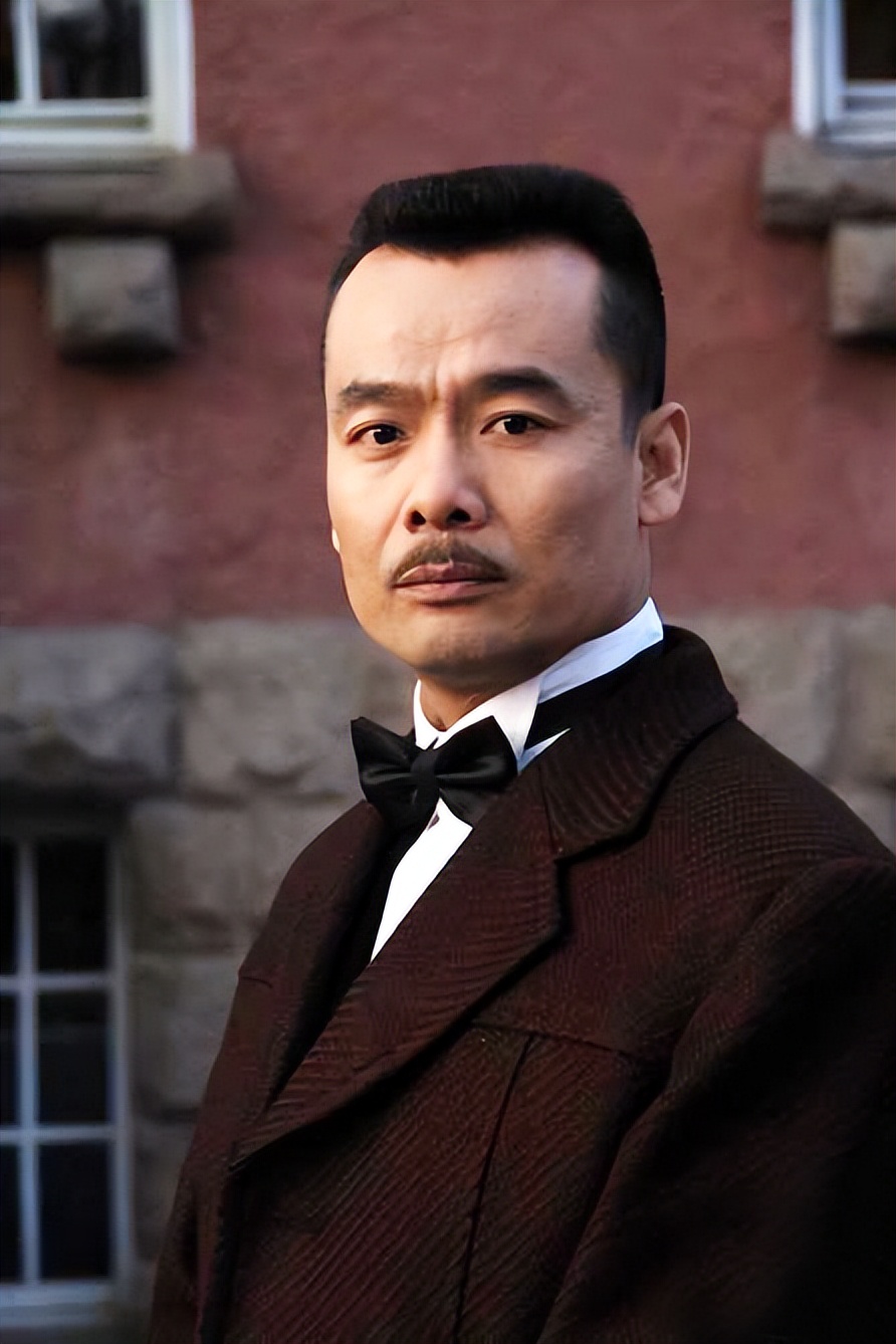 宋佳伦简历,宋佳伦夫妻近照