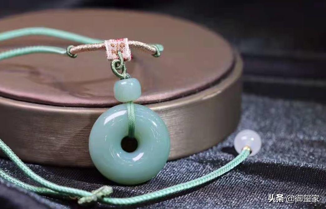 和田玉老玉值得收藏吗,什么样的玉才是真正的和田玉