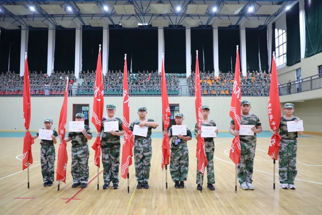 盐城市初级中学2023年“铁军国防训练营”闭营仪式隆重举行