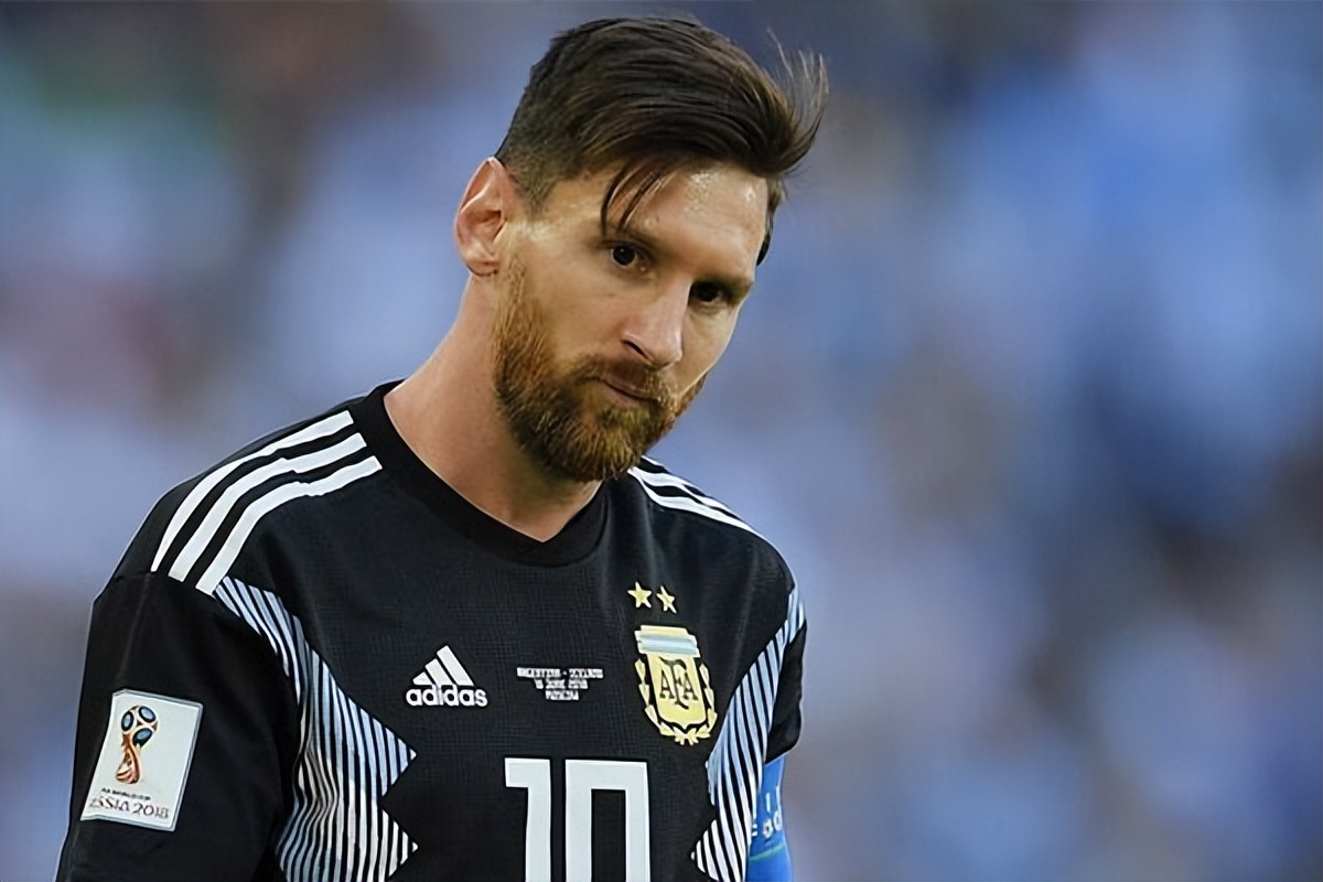 梅西缺席香港比赛引发众怒,梅西回应缺席香港行比赛原因