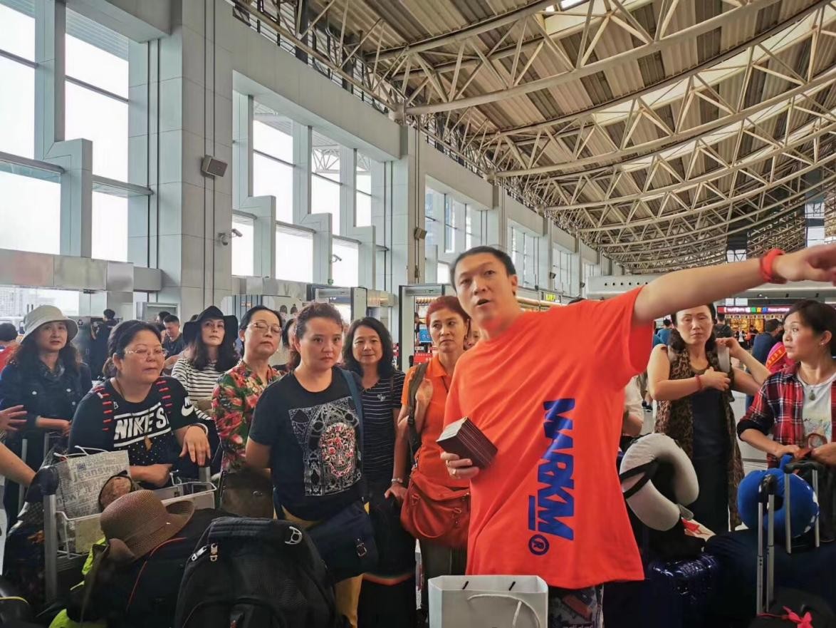 成人出国旅游简单交流英语自学,自学英语旅游