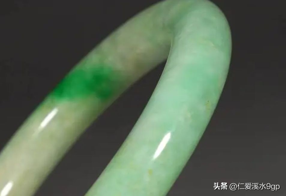 国玉和田碧玉手镯,中国最珍贵的翡翠手镯