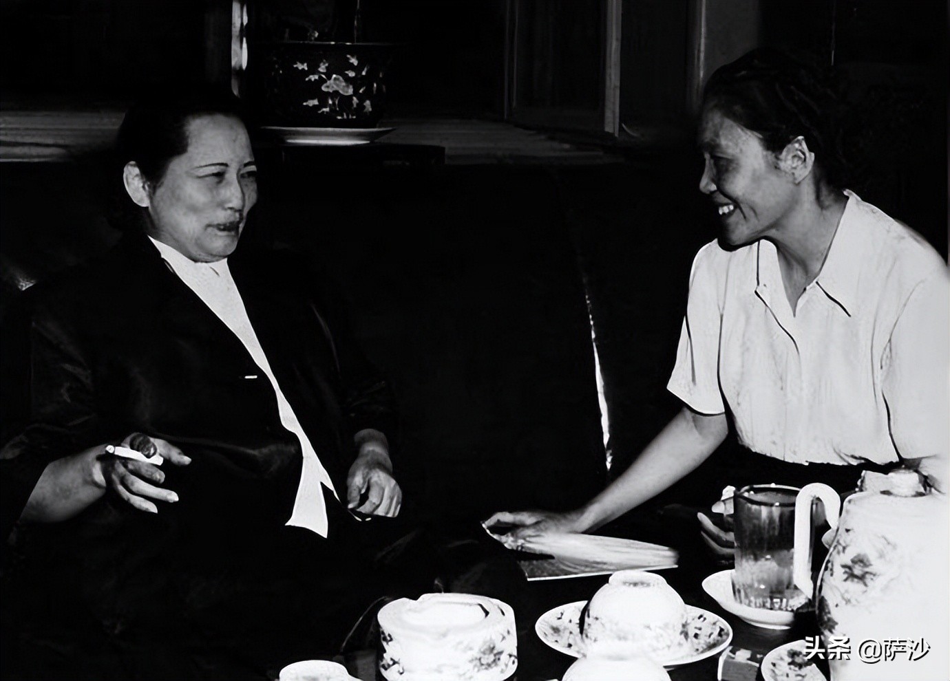 为什么宋美龄姐妹都抽香烟？民国时期的女人抽烟是身份的象征