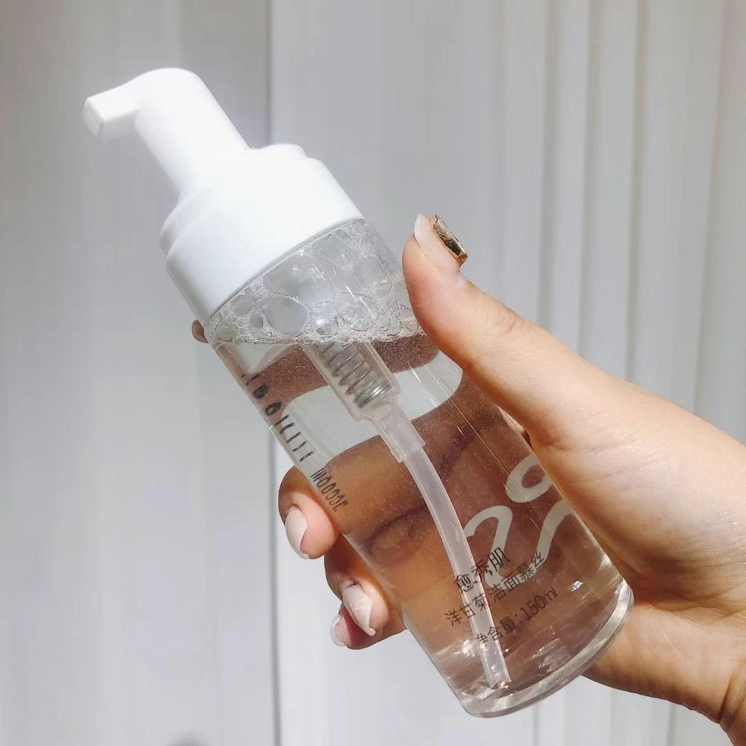 雅诗兰黛清滢柔肤洗面奶测评,洗面奶排行榜第一名雅诗兰黛