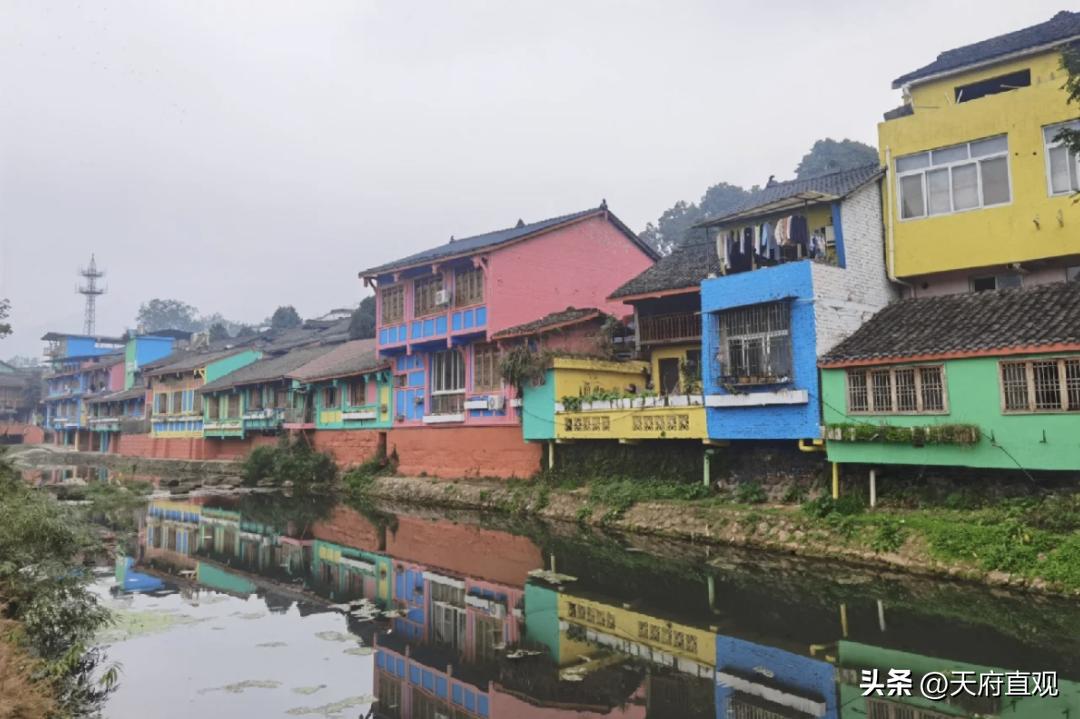 夹缝中生存的人物图片,邛崃市大同古镇