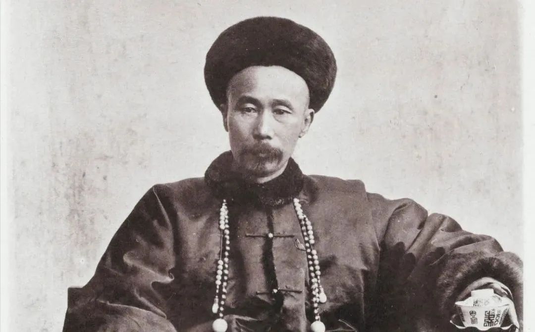 在这座“万年老二”的城市里，只有精神，没有内耗