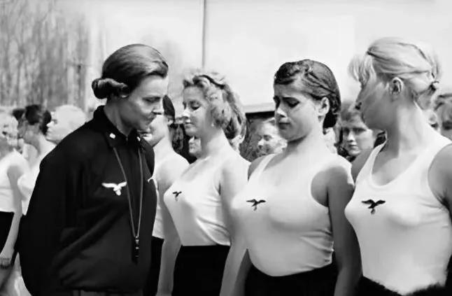 希特勒的“婴儿工厂”：德国妈妈，你准备好了吗？