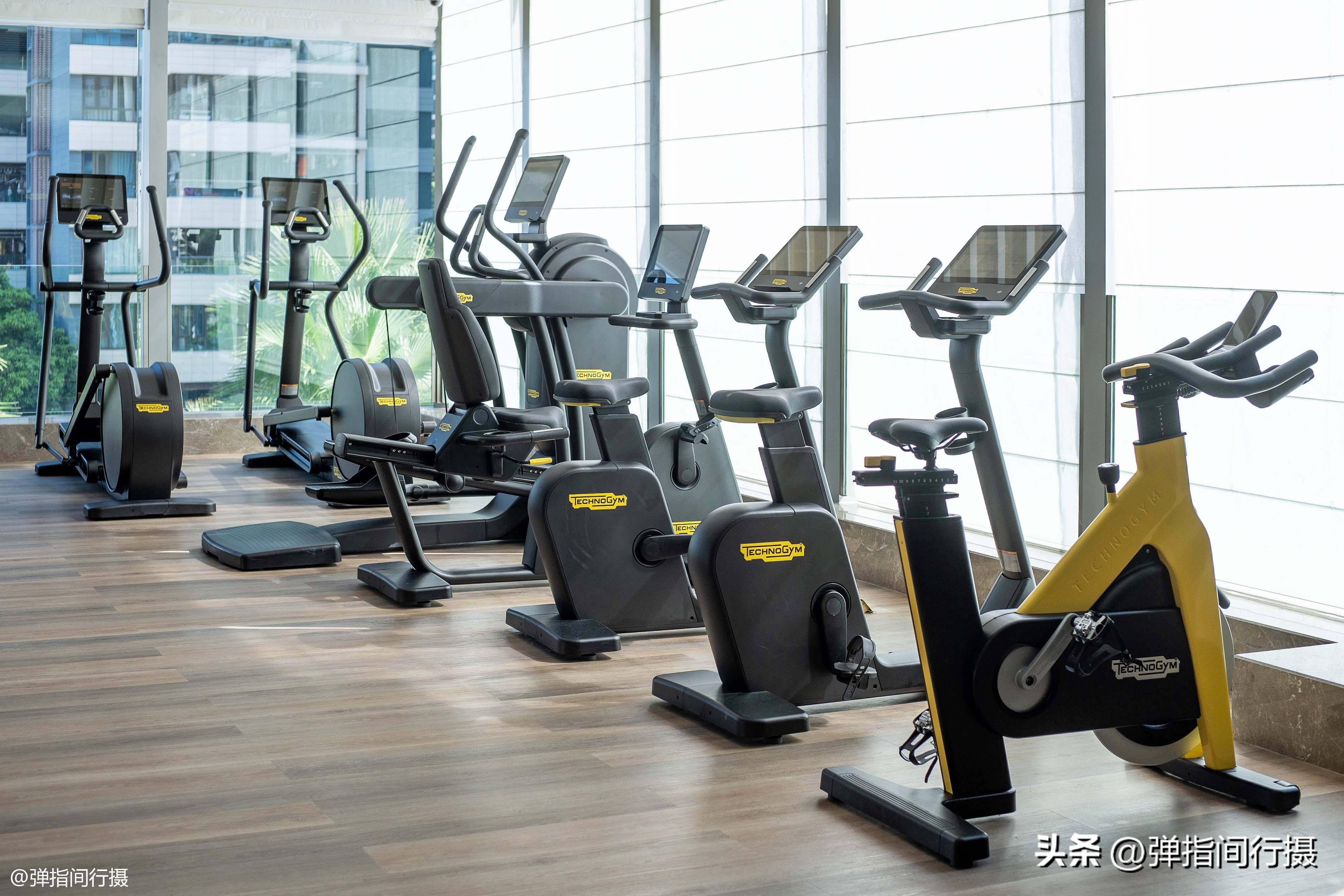 深圳机场希尔顿逸林酒店订房,北京希尔顿逸林旅游