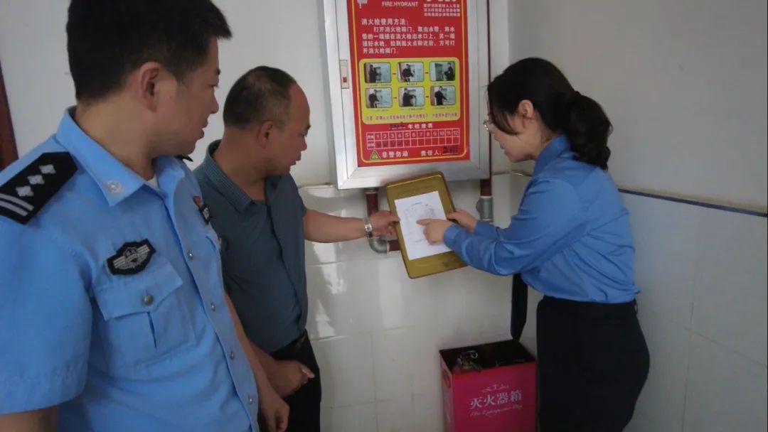 县检察院开展法治进校园巡讲活动,检察院迎六一法治进校园巡讲