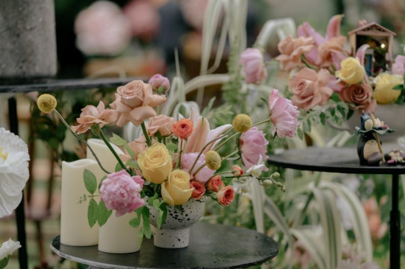 疫情婚礼延期后补办怎么发朋友圈,疫情婚礼延期后再办怎么办