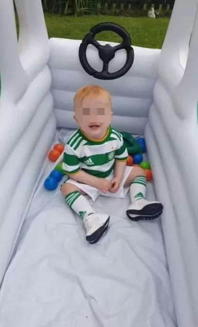 英国一幼儿吞电池死亡,英国2岁女孩被电池烧穿食道