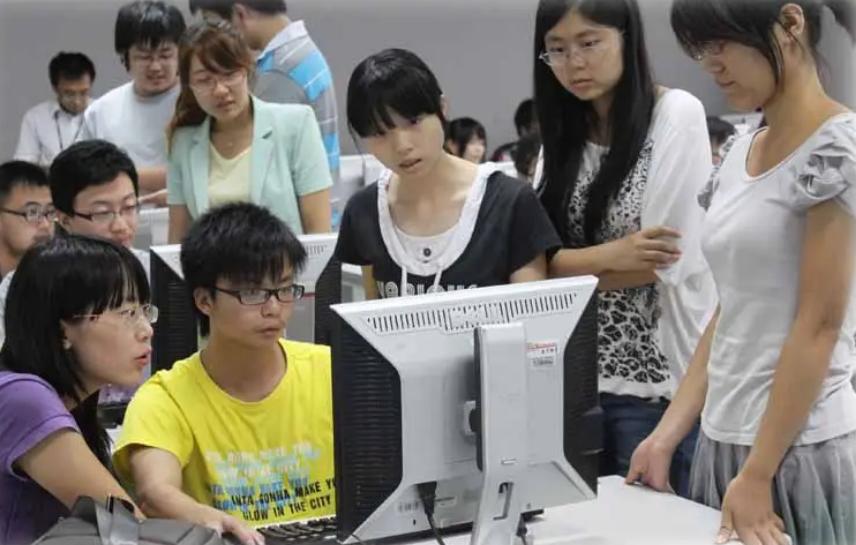 十大就业热门专业是什么类专业,广州民航专业就业率最高专业