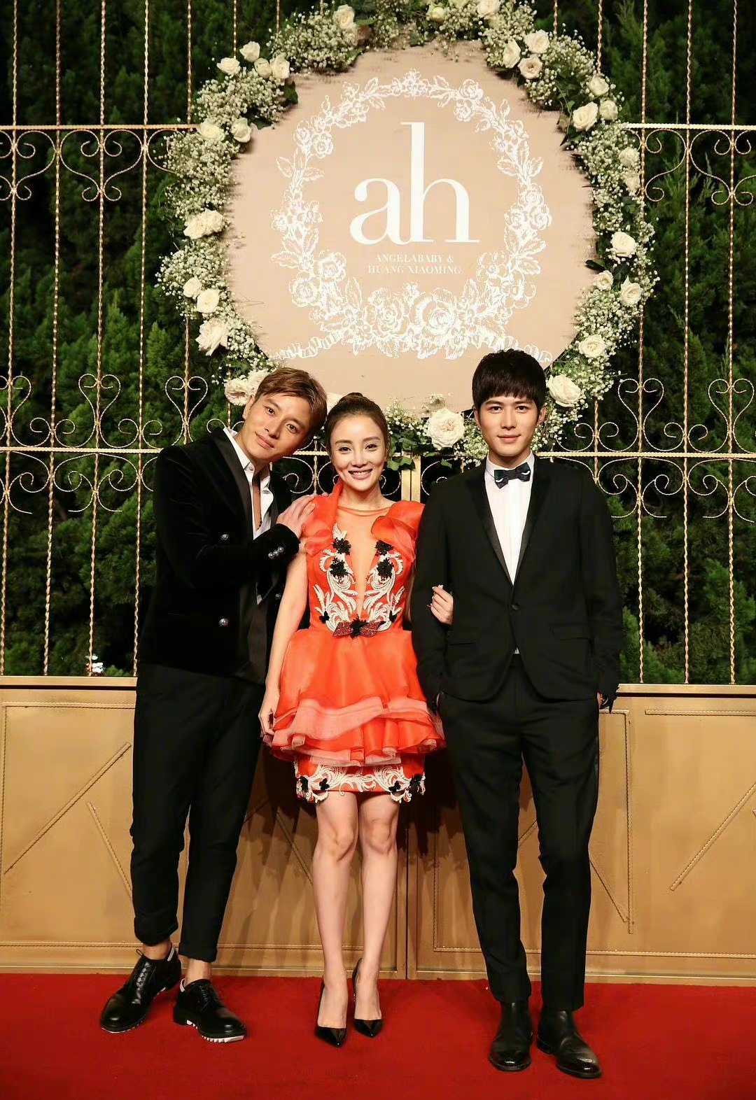 黄晓明Angelababy官宣离婚，回顾当年参加婚礼的嘉宾，物是人非