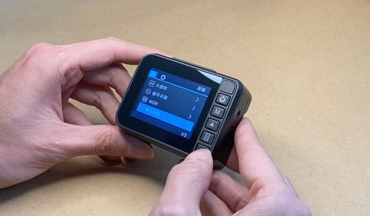 行车记录仪后视镜选购,选购行车记录仪