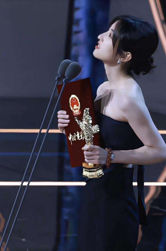 关晓彤于文文同框,于文文和关晓彤同框