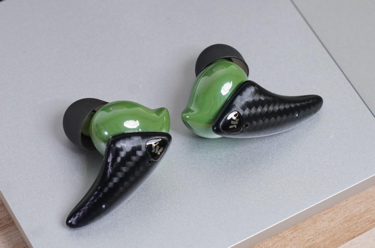 重新定义轻奢运动耳机,乐旷陶瓷耳机莫文蔚