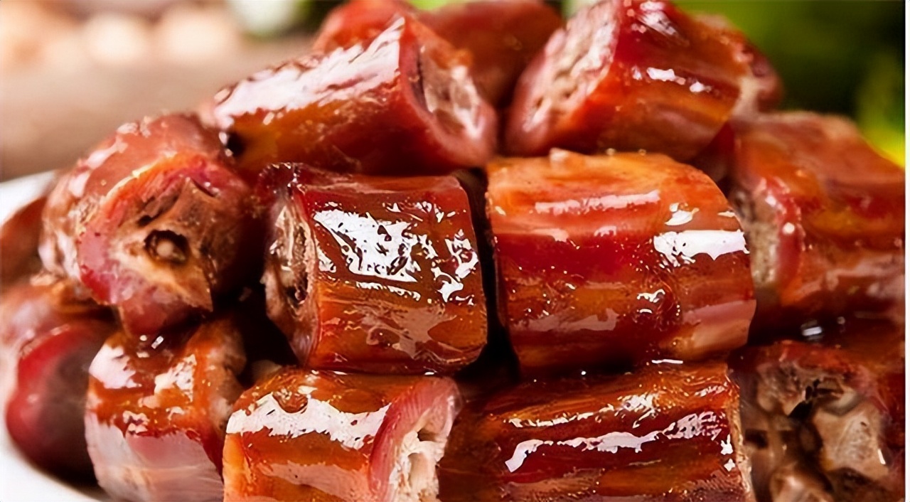 曾把门店开遍全国，却在一年间蒸发300亿，绝味鸭脖是如何做到的