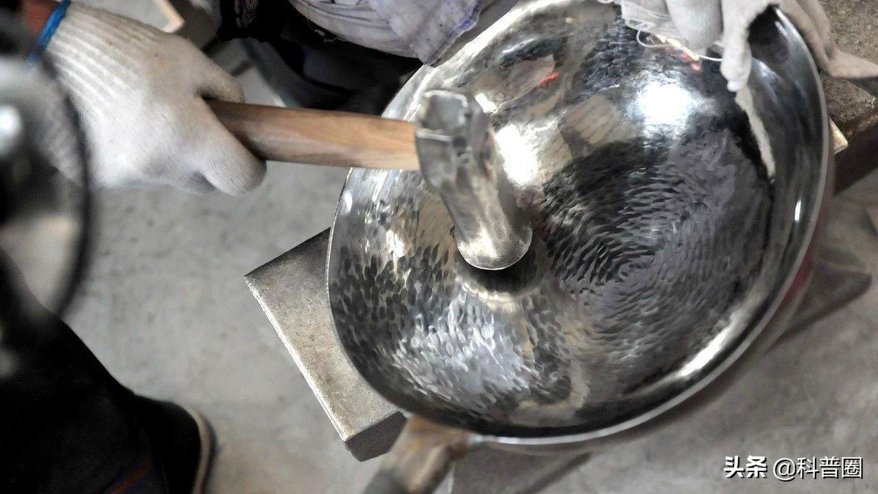 央视曝光废油桶铁锅,家用铁锅竟成夺命锅