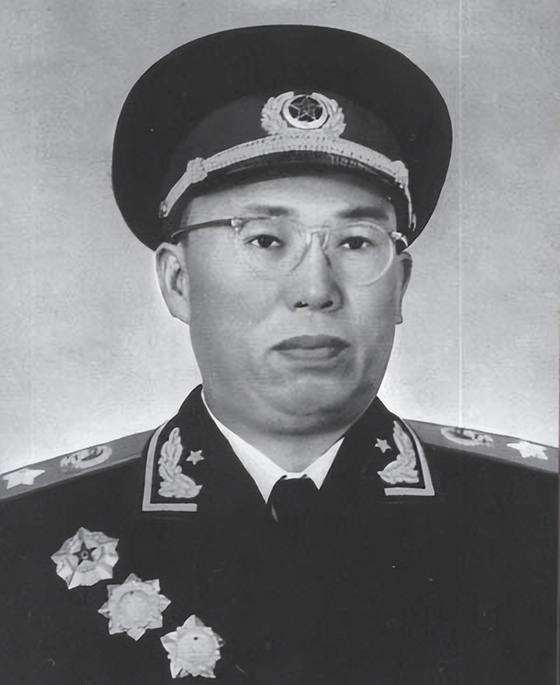 新中国成立后，毛主席只参加过3人的追悼会，他们有何特别之处？