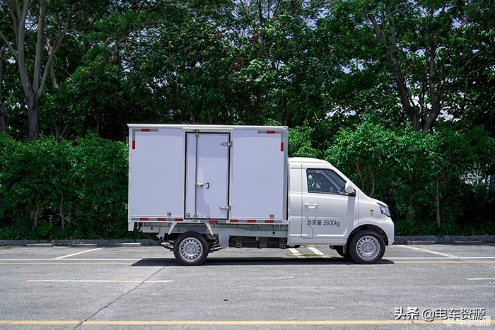 10万左右微卡,1万左右的电动微卡