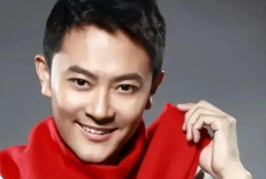 印小天在国外跳舞视频,印小天泰国街头尬舞被嘲