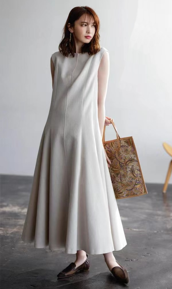 连衣裙穿搭教程显瘦,女生显瘦连衣裙穿搭技巧