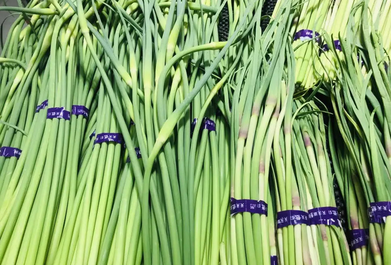 蒜苔行情一下下滑几毛钱怎么回事,最近的蒜苔行情